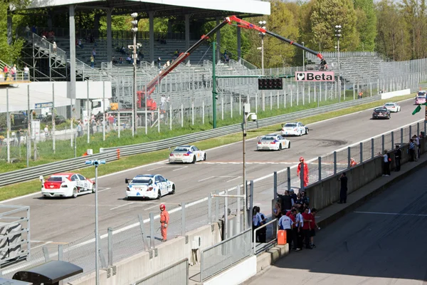 Voiture de course dans le Rallye de Monza — Photo
