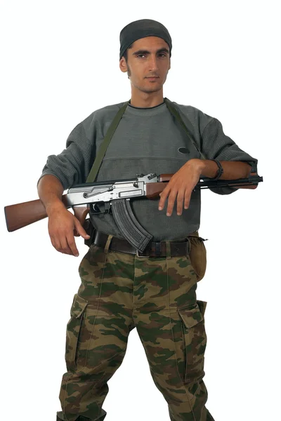 Homem em camuflagem com arma . — Fotografia de Stock