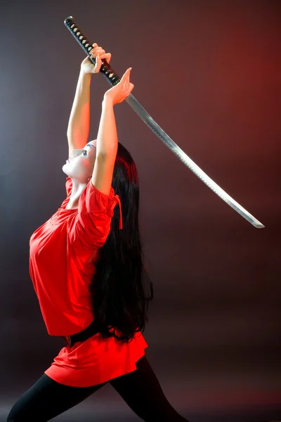 Містична дівчина з мечем . — стокове фото
