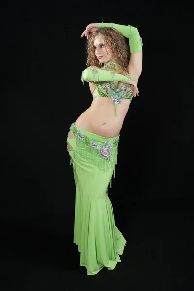 Beautiful dancer in eastern costume. — Stock Photo, Image