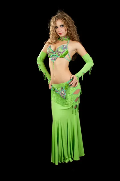 Hermosa bailarina en traje oriental — Foto de Stock