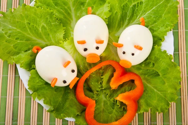 Salat und Eier. — Stockfoto