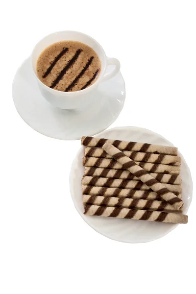 Tasse Kaffee mit Waffelcreme. — Stockfoto