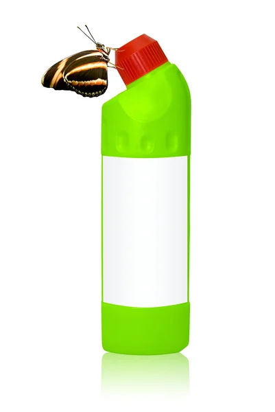 Пластиковая бутылка с бабочкой — стоковое фото