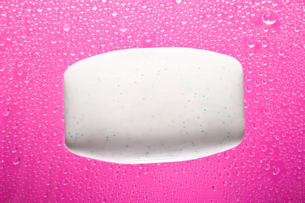 Sabun bar pembe arka plan üzerinde — Stok fotoğraf