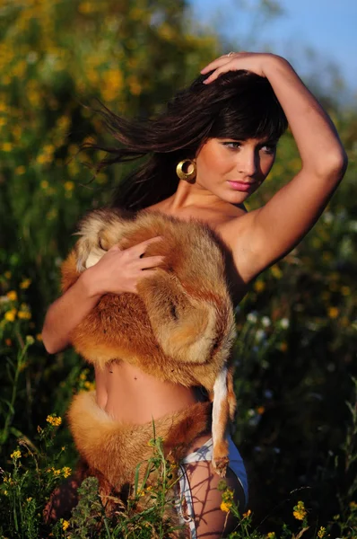 Woman Posing In Bikini And Fur — Zdjęcie stockowe