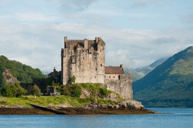 Eilean donan Kalesi, İskoçya'da çok popüler Simgesel Yapı