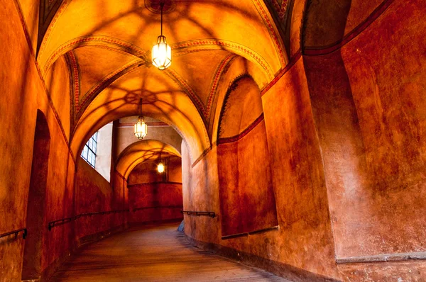 Couloir historique dans le vieux château — Photo