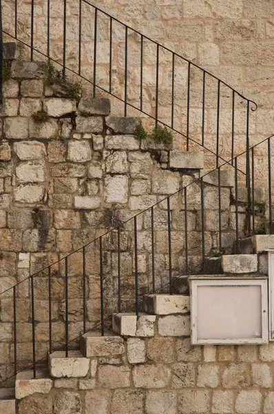 Зовнішні кам'яними сходами — стокове фото
