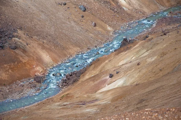 山区的冰岛热水流 — 图库照片