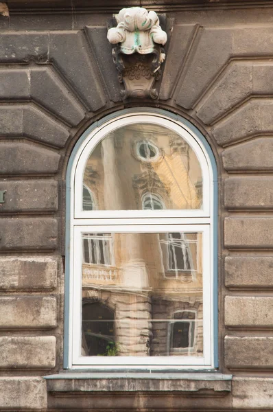 Gamla fönster — Stockfoto