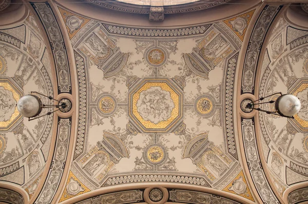 Interior of basilica — Stock Photo, Image