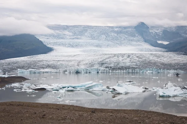 Glaciar que se derrite en Islandia - efecto del calentamiento global —  Fotos de Stock