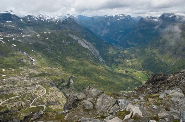 Noruega, país selvagem com fiordes — Fotografia de Stock