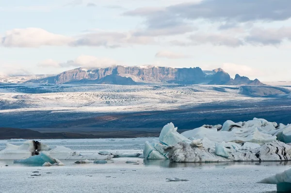 Lago glaciar na Islândia formas anazing criado pelo aquecimento global — Fotografia de Stock