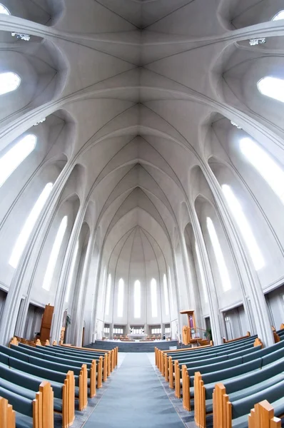 Interior de la moderna iglesia Hallgrimskirkja, Reikiavik, Islandia — Foto de Stock