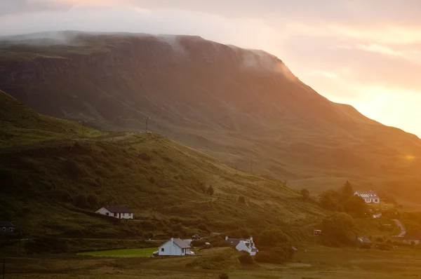 Skotska byn i soluppgång — Stockfoto