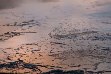 kleurrijke bergen in IJsland, alle verlaten