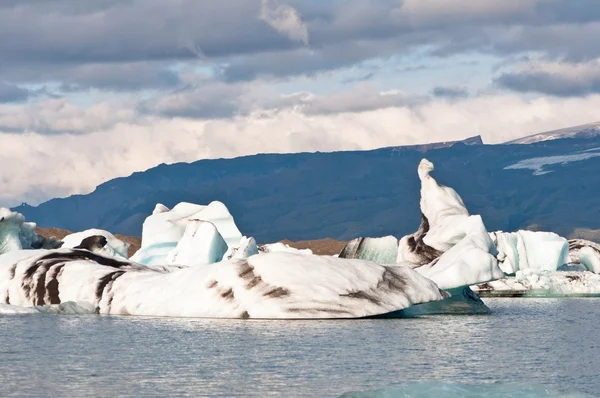 Lago ghiacciaio in ghiacciaia — Foto Stock