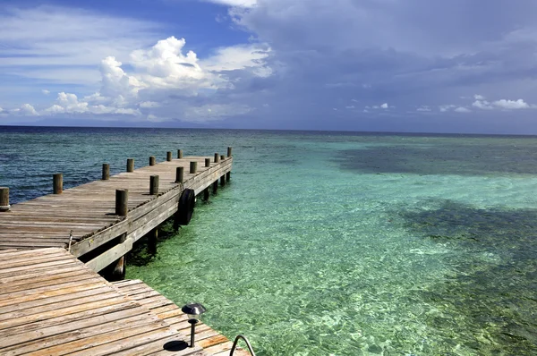 Порожній dock у Карибському басейні Ліцензійні Стокові Зображення