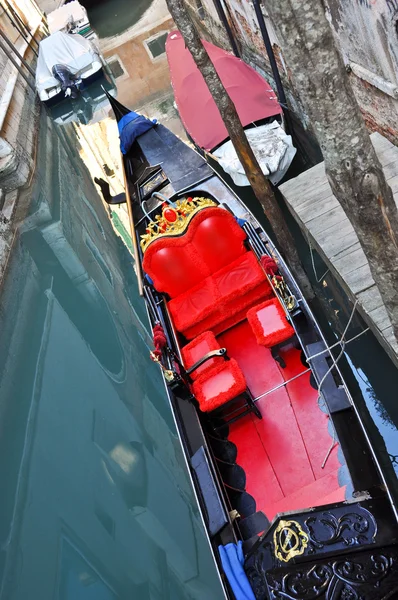 Red gondola, Venice — Stock Photo, Image