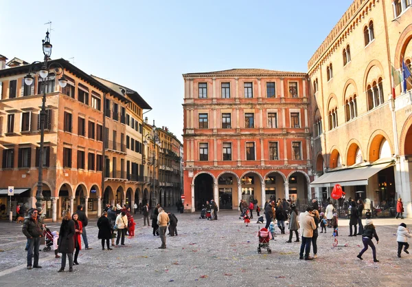 Aan het Piazza dei signori-treviso — Stockfoto