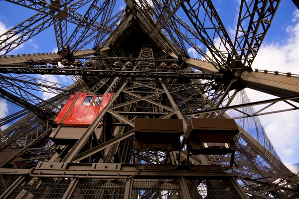 Lifts on Eiffel Tower — Stock Photo, Image