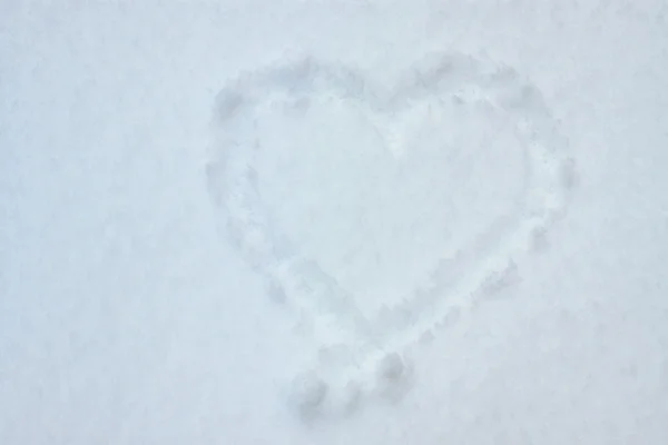 Znak miłości w śniegu — Zdjęcie stockowe