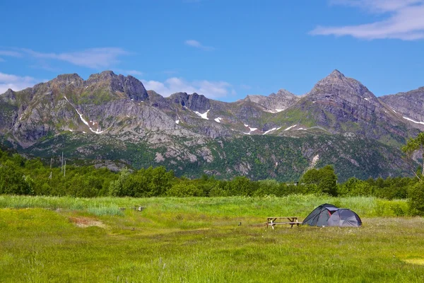 Wildcamping auf den Lofoten — Stockfoto