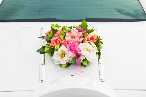 Květiny na auto — Stock fotografie