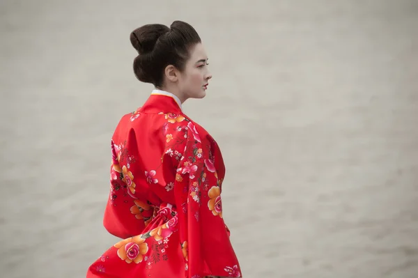 Geisha at the riverside — Stock Photo, Image