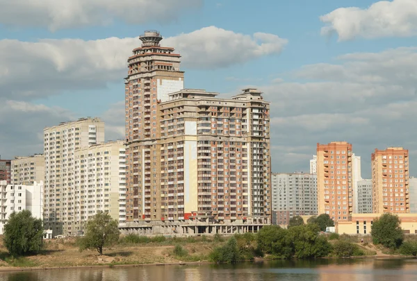大型房屋建设的洪泛区 pavshinskaja, 免版税图库照片