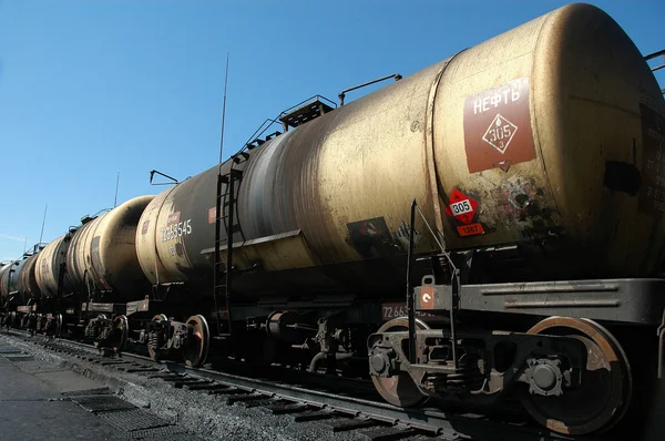 Comboio a granel. O tanque com petróleo bruto — Fotografia de Stock