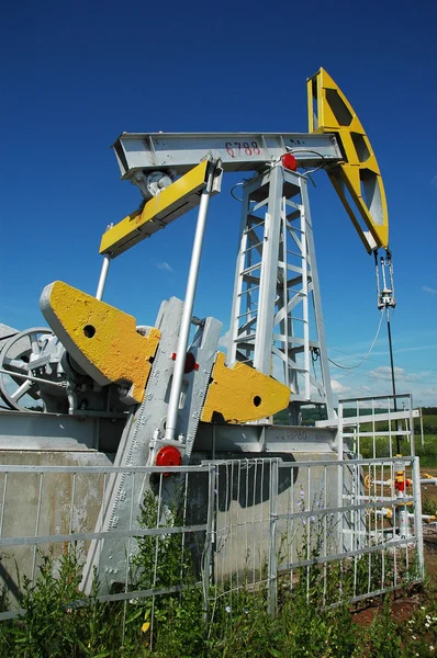 Rússia Produção de petróleo no campo petrolífero — Fotografia de Stock