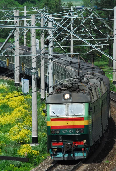 Rusia. El tren de pasajeros —  Fotos de Stock