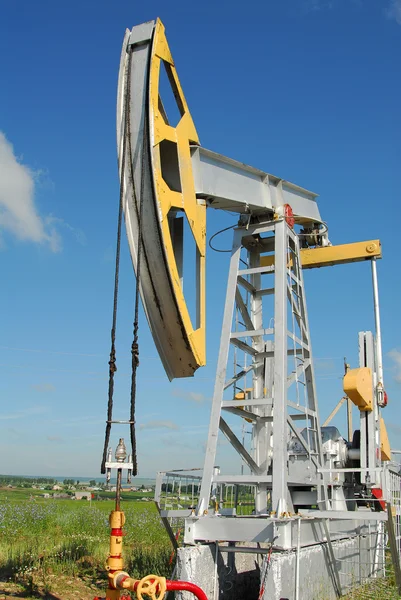 Росія. Видобуток нафти на родовищі — стокове фото