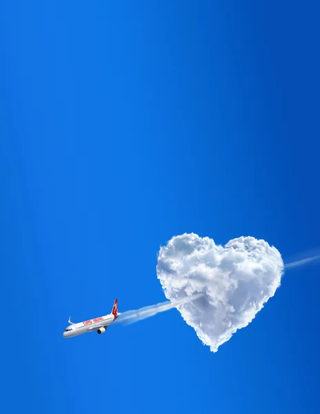 Liefde de luchtvaartmaatschappij. liefde is in de lucht — Stockfoto