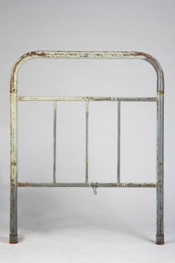 metal bed