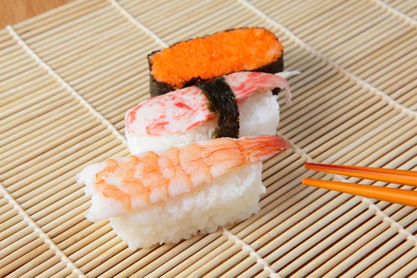 Delizioso sushi giapponese — Foto Stock