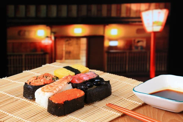 Heerlijke Japanse sushi — Stockfoto