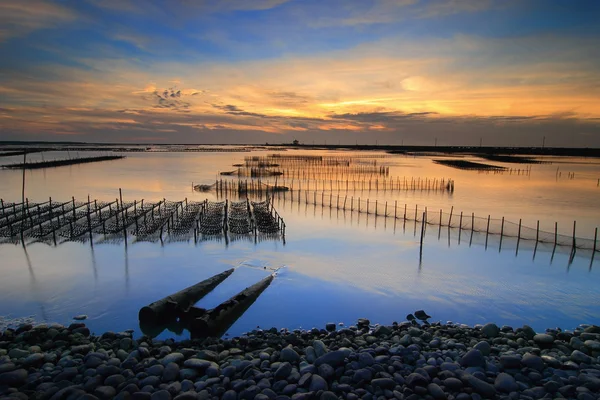 stock image Beautiful sunset and cloud reflection on the sea and lake