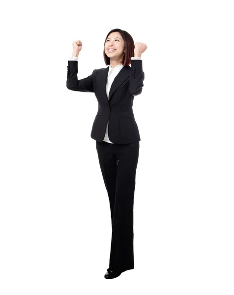 Επιτυχία νικητής γυναίκα των επιχειρήσεων σε όλο το μήκος με τα χέρια της επάνω — Φωτογραφία Αρχείου