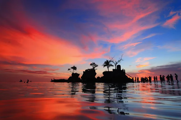 Gyönyörű naplemente és kő Boracay — Stock Fotó