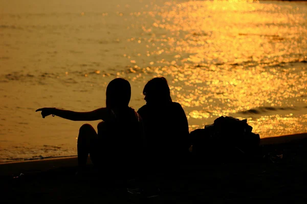 Lover in golden sunset — Stock Photo, Image