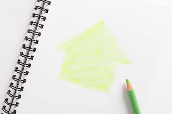Σημειωματάριο και πράσινο μολύβι — Φωτογραφία Αρχείου