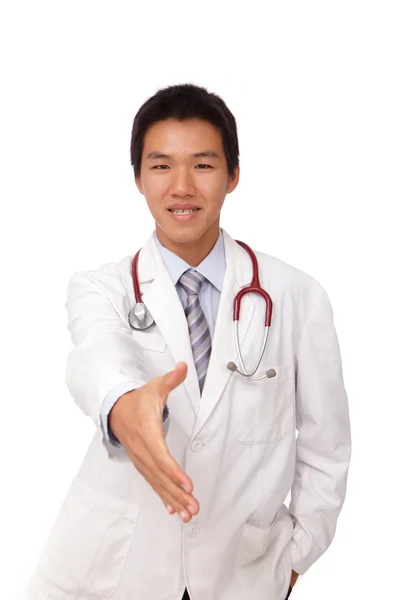 핸드 쉐이 킹에 대 한 손 주는 웃는 젊은 의사 — 스톡 사진