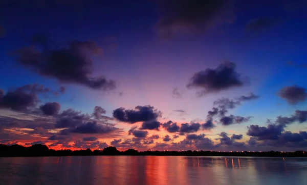 Прекрасне відображення заходу сонця — стокове фото