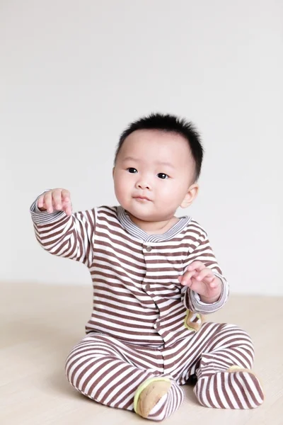 Porträtt av söt bebis — Stockfoto