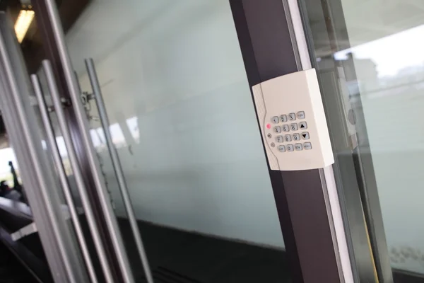Porta moderna con combinazione porta di sicurezza — Foto Stock