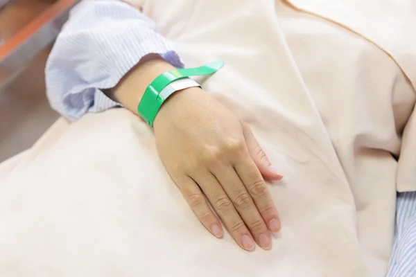 Patientens hand före operation — Stockfoto